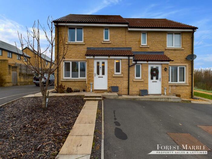 3 Bedroom Semi-Detached House For Sale In Daisy Close, Frome, BA11