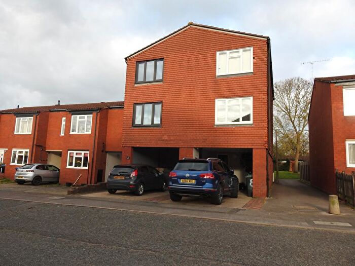 4 Bedroom Terraced House To Rent In Pasfield Close, Waltham Abbey, EN9