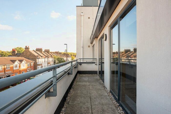 2 Bedroom Flat To Rent In Vida House, Trundleys Road, Deptford, SE8