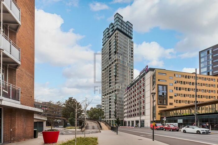 3 Bedroom Flat To Rent In Great Eastern Road, London, E15