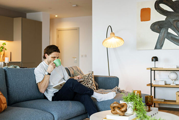 3 Bedroom Apartment To Rent In Dockside, Edinburgh, EH6