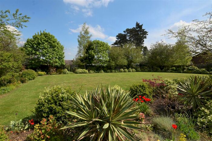 2 Bedroom Property To Rent In Pickersleigh Mews, Malvern, WR14