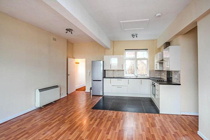 2 Bedroom Apartment To Rent In Dartmouth Road, London, SE23