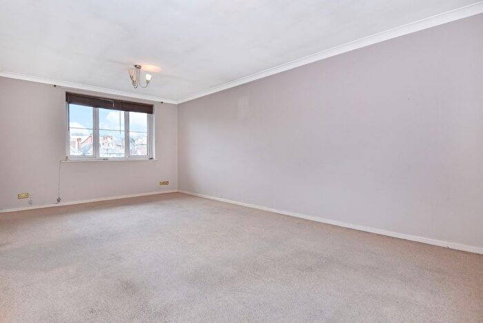 2 Bedroom Flat To Rent In Alwyne Road, Wimbledon, London, SW19