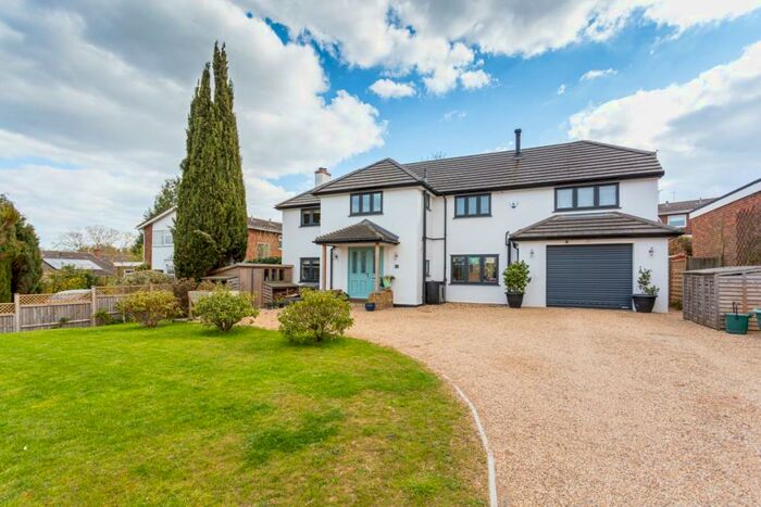 5 Bedroom Detached House To Rent In Bury Green Wheathampstead, AL4