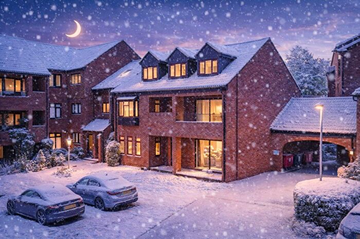 2 Bedroom Flat For Sale In Snells Wood Court, Little Chalfont, HP7