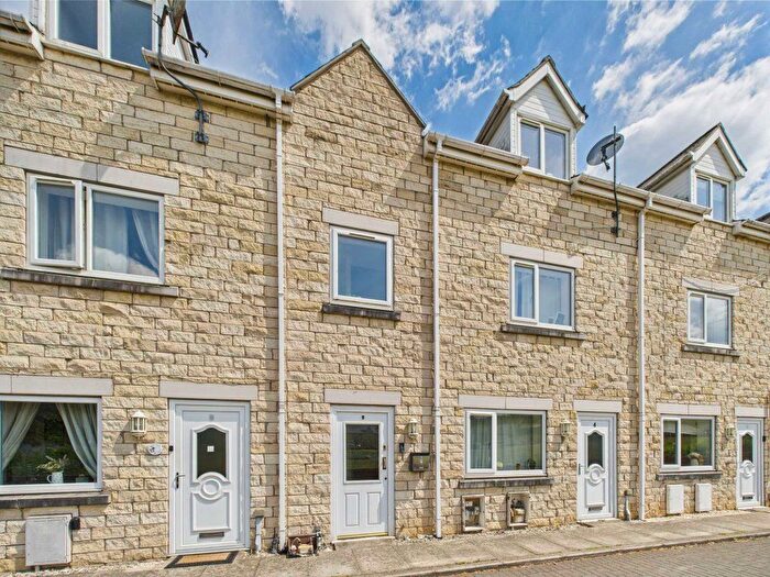 2 Bedroom Flat To Rent In Field View, Micklefield, LS25