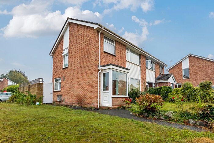 3 Bedroom Semi-Detached House For Sale In Deane Drive, Taunton, TA1