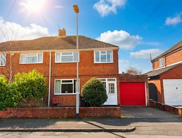 3 Bedroom Semi Detached House For Sale In Grange Road, Carrville, DH1