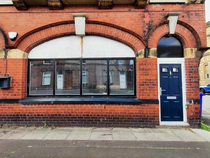 2 Bedroom Flat To Rent In Milltown Street, Radcliffe, Manchester, M26