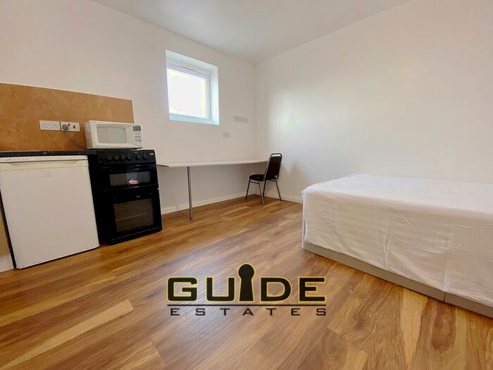 Studio To Rent In Ferndale Avenue, Hounslow, TW4