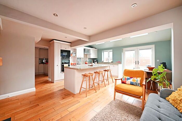 4 Bedroom Semi Detached House For Sale In Cemetery Road, Dronfield, S18