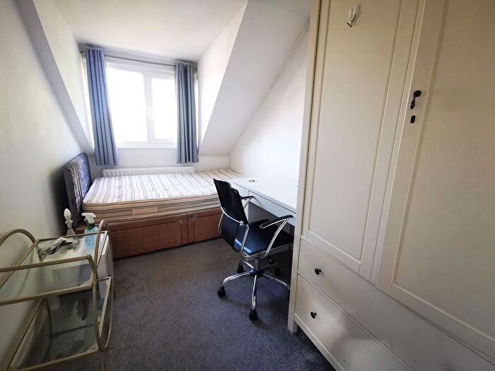 3 Bedroom Flat To Rent In St Georges Terrace, Newcastle Upon Tyne, NE2