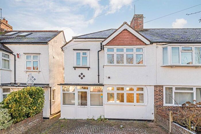 3 Bedroom Semi Detached House To Rent In Bramshaw Rise, Kingston Upon Thames, KT3