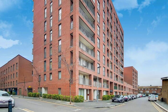 2 Bedroom Flat To Rent In Edwin Street, Canary Wharf, London, E16