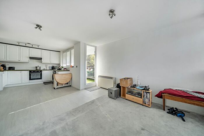 2 Bedroom Flat For Sale In Stembridge Road, London, SE20