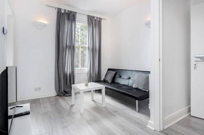 1 Bedroom Flat To Rent In Lewisham Way, London, SE14