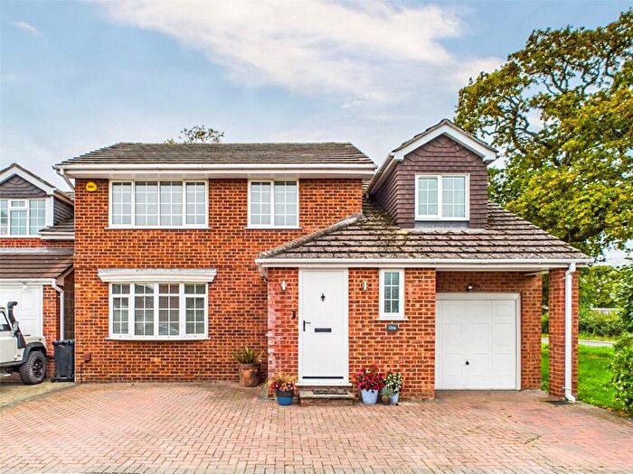 4 Bedroom Detached House For Sale In Alder Close, Burton, Christchurch, Dorset, BH23