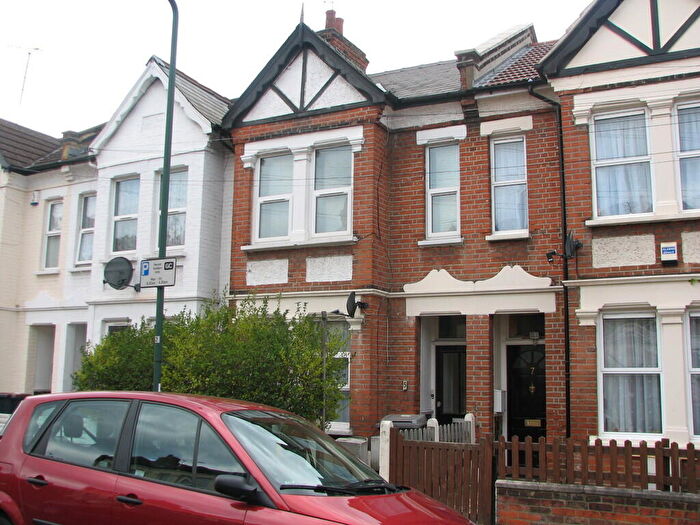 2 Bedroom Flat For Sale In Windsor Road, Willesden, NW2