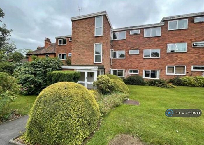 2 Bedroom Flat To Rent In Malvern Court, Birmingham, B27