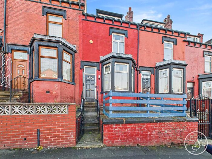 4 Bedroom Terraced House For Sale In Dorset Avenue, Leeds, LS8