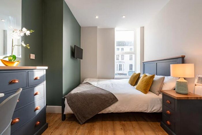 7 Bedroom House To Rent In Walter Road, Swansea, SA1