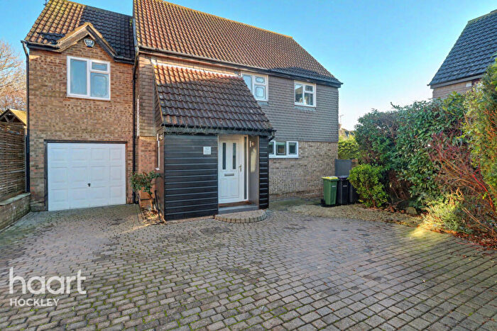 4 Bedroom Detached House For Sale In Minton Heights, Rochford, SS4
