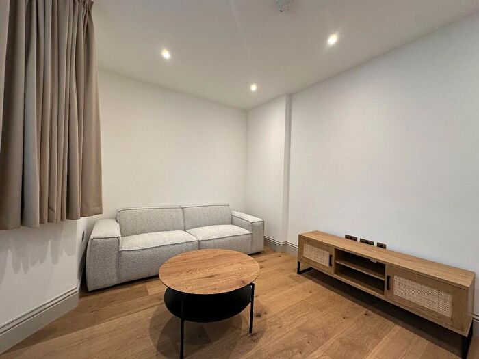 3 Bedroom Flat To Rent In Wooler Street, Walworth Village, SE17