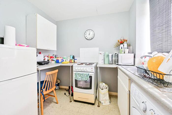 Studio To Rent In Ruston Road, Woolwich, London, SE18