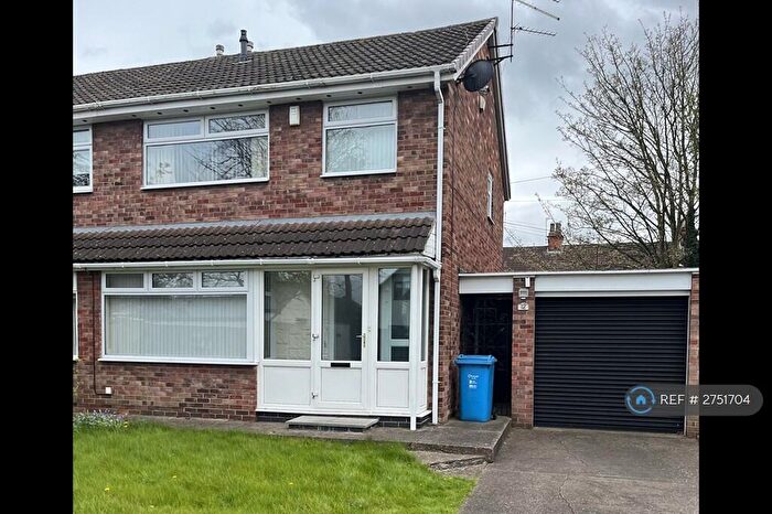 3 Bedroom Semi-Detached House To Rent In Overstrand Drive, Hull, HU7