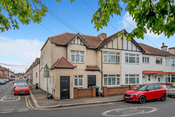 2 Bedroom Flat To Rent In Gorringe Park Avenue, Mitcham, CR4