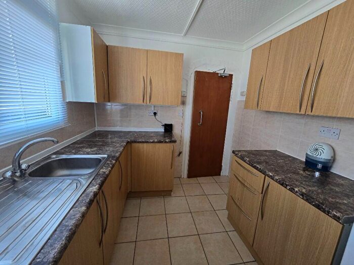 3 Bedroom Flat To Rent In Manchester Road, London, E14