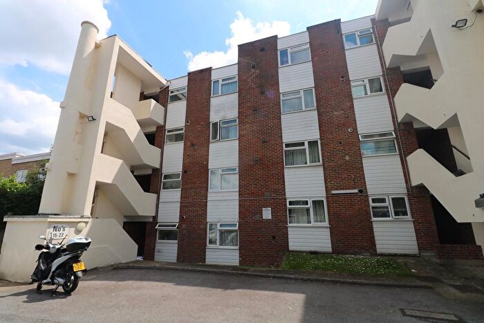 2 Bedroom Flat To Rent In Bishopsford Road, Morden, SM4