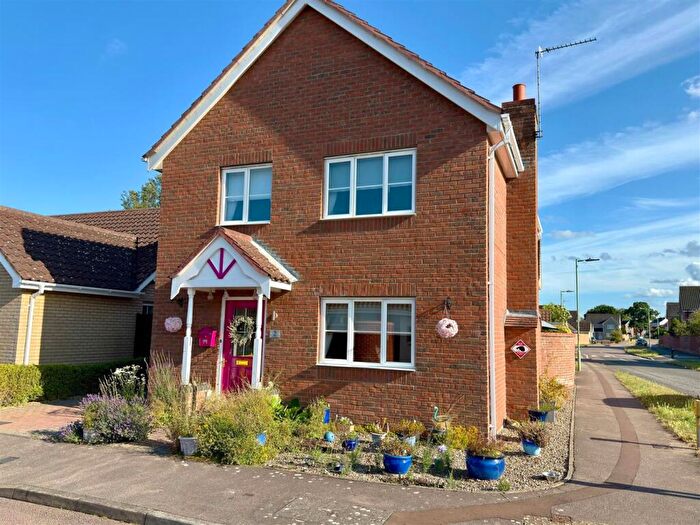 4 Bedroom Detached House For Sale In The Leas, Park Meadows, Lowestoft, Suffolk, NR32