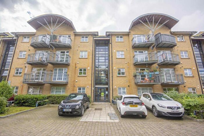 2 Bedroom Flat To Rent In Old Kenton Lane, London, NW9