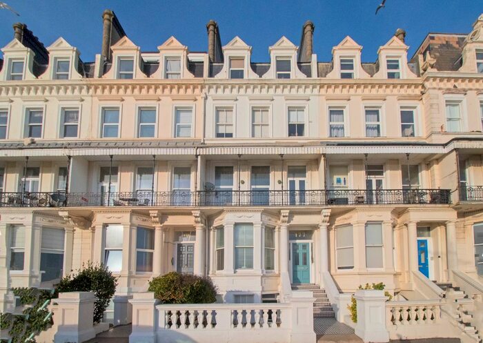2 Bedroom Flat To Rent In Kingsway, Hove, BN3