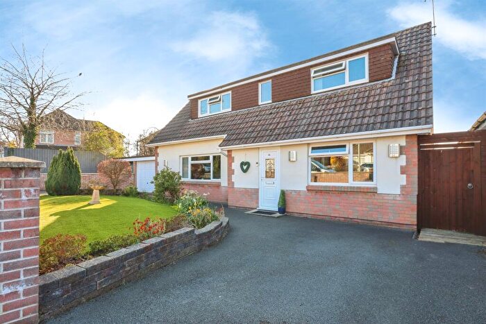 4 Bedroom Bungalow For Sale In Enfield Avenue, Poole, BH15