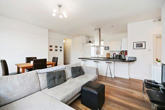 2 Bedroom Flat To Rent In St. Loo Avenue, London, SW3