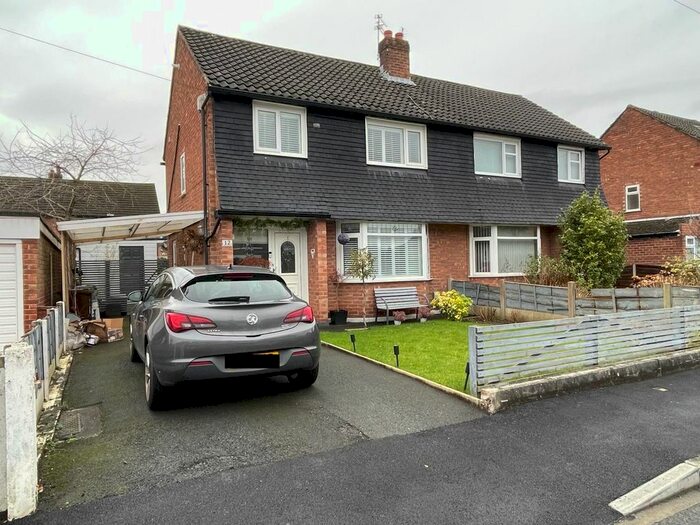 3 Bedroom Semi-Detached House To Rent In Norview Drive, Didsbury, M20