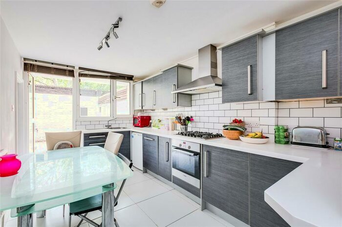 3 Bedroom Apartment To Rent In Finborough Road, London, SW10
