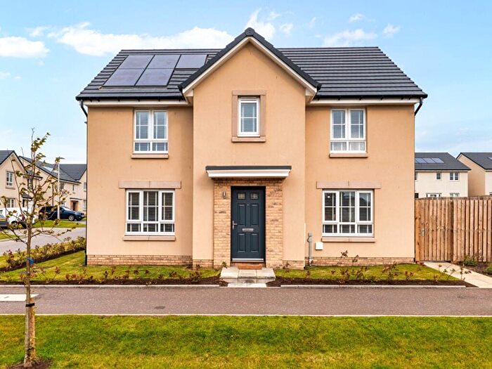 4 Bedroom Detached House For Sale In Macdermott Avenue, Edinburgh, EH12