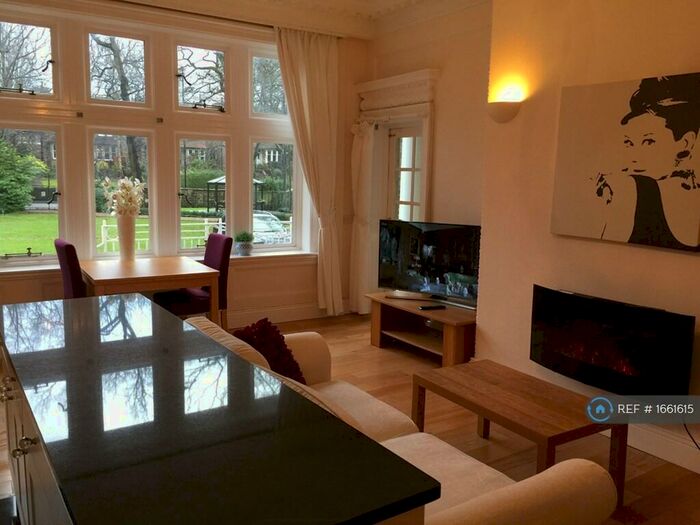 2 Bedroom Flat To Rent In Elmwood Court, Leeds, LS8