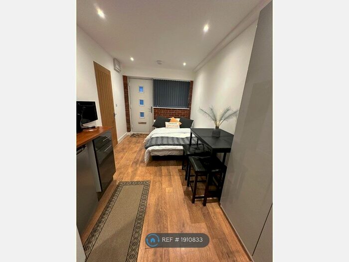 Studio To Rent In Silbury Avenue, Mitcham, CR4