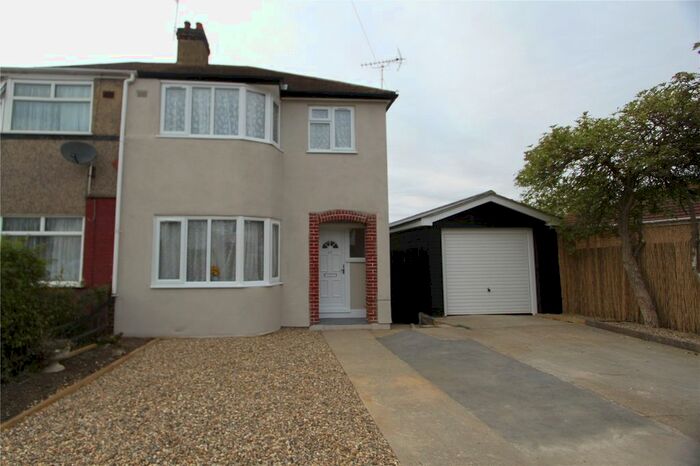 3 Bedroom Semi-Detached House To Rent In Lamorna Avenue, Gravesend DA12