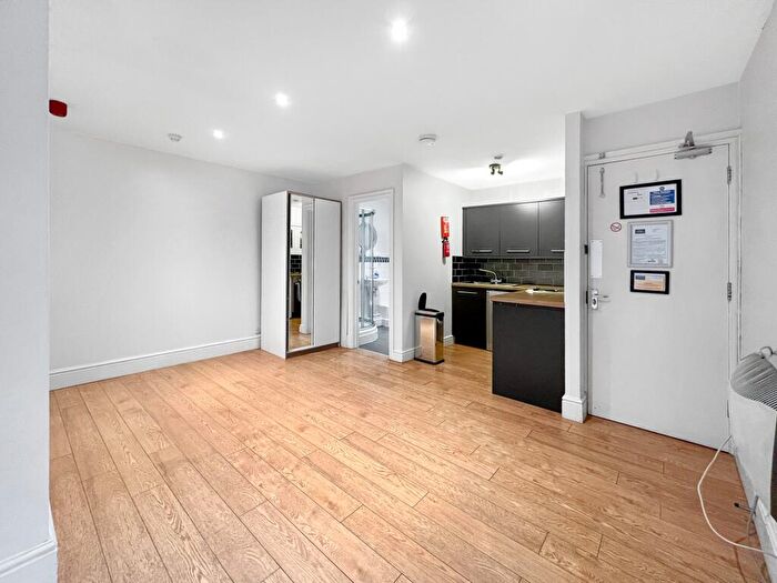 1 Bedroom Flat To Rent In Cathedral Road, Cardiff, CF11