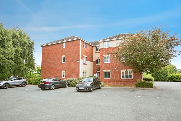 2 Bedroom Flat For Sale In Meadow Bank, Fazeley, Tamworth, B78