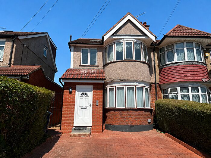 1 Bedroom Flat To Rent In Drake Road, Harrow, HA2