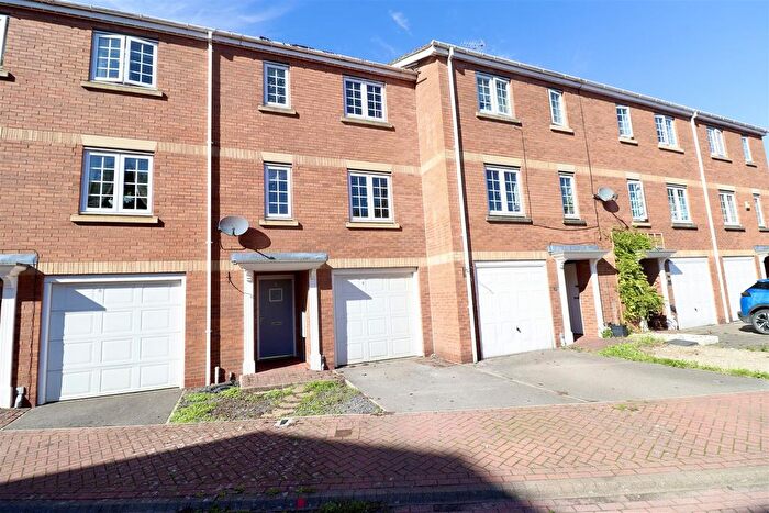 4 Bedroom Terraced House For Sale In Ropery Walk, Pocklington, YO42