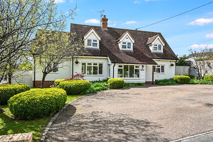 3 Bedroom Detached House For Sale In Windmill Close, Dunmow, Essex, CM6