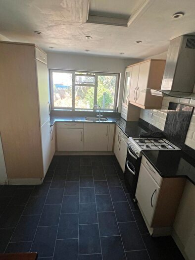 6 Bedroom House To Rent In Downend Road, Bristol, BS16